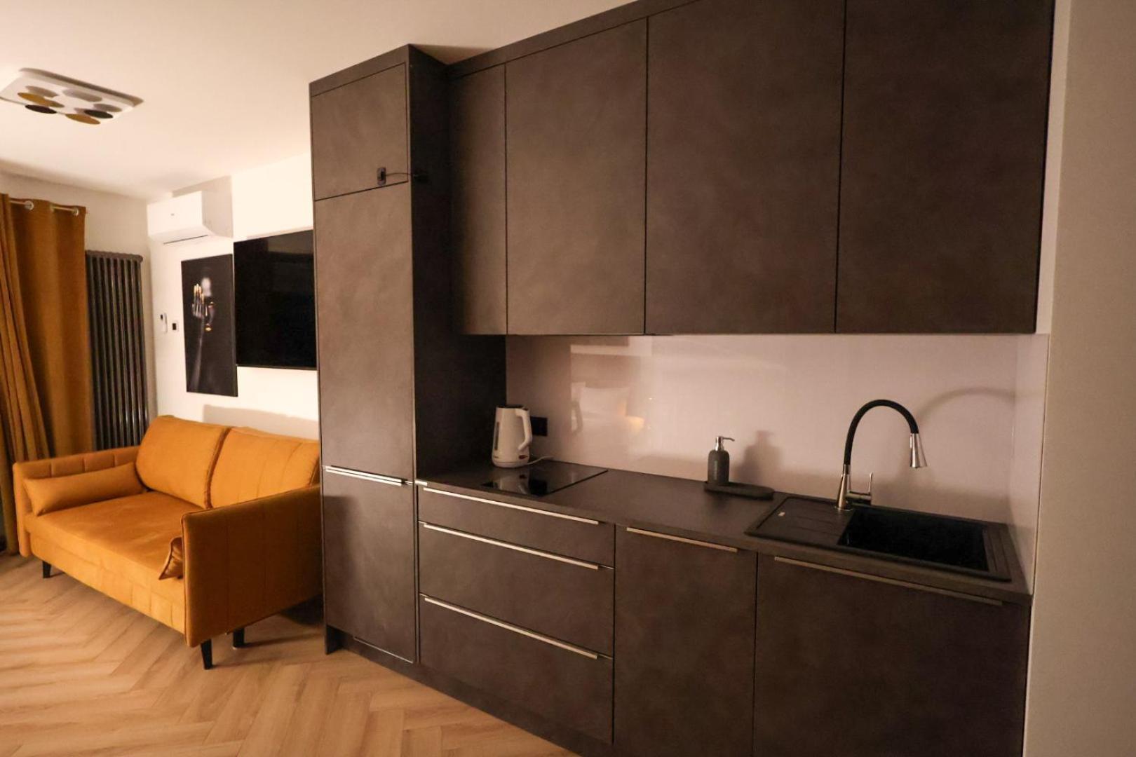 Premium Studio Klobucka Airport Варшава Екстер'єр фото
